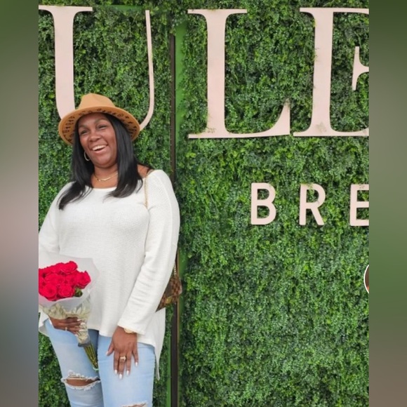 Meet your Posher, Myeisha - Picture 5 of 5